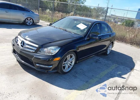 2012 Mercedes-Benz C 300 Sport 4Matic из США, поврежденный, VIN WDDGF8BB4CR225926